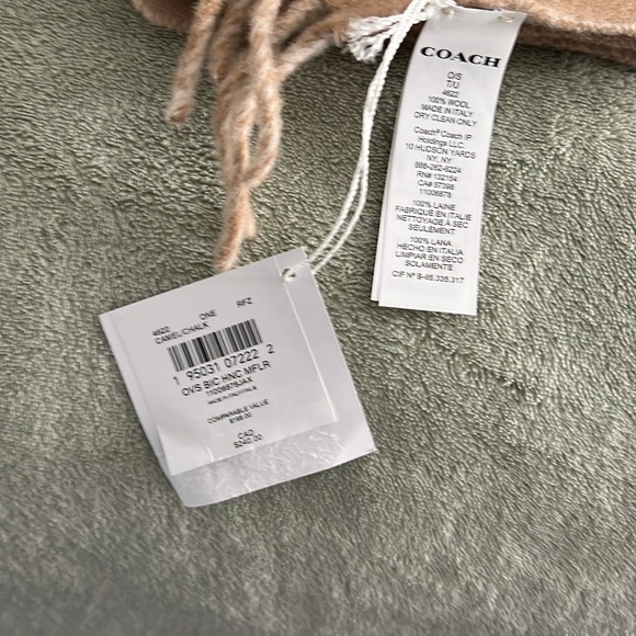 Coach Wrap - Picture 5 of 5